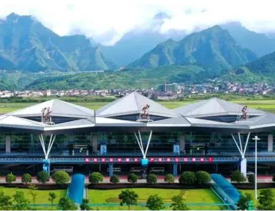 長沙豐禾智能科技有限公司生產(chǎn)的周界智能電氣成套柜成功應(yīng)用于張家界機(jī)場 長沙豐禾智能科技有限公司生產(chǎn)的周界智能電氣成套柜成功應(yīng)用于張家界機(jī)場